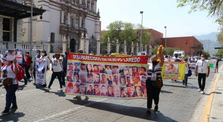Colectivos marchan en Monterrey por sus familiares desaparecidos