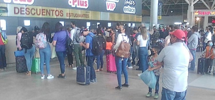 Central de Autobuses de Monterrey reporta repunte en afluencia de personas