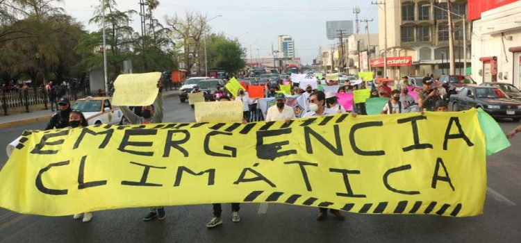 De nuevo marchan en Monterrey en defensa del agua