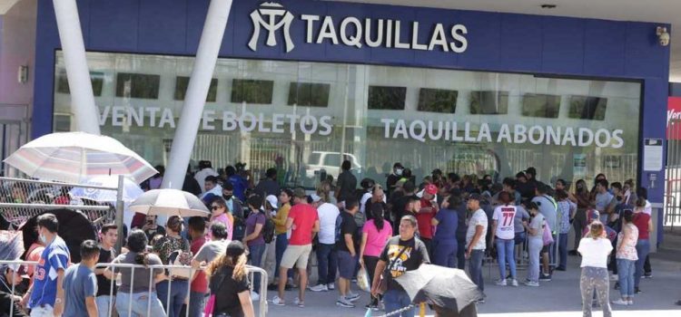 Fans de Daddy Yankee en Monterrey exigen una segunda fecha