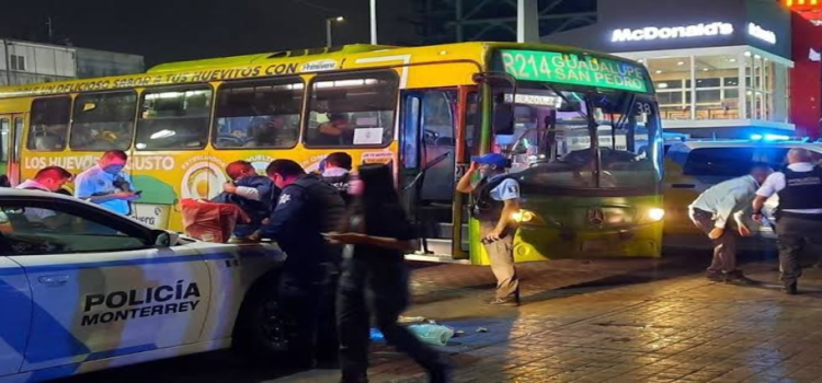 Hombre intenta asaltar ruta 214 en el Centro de Monterrey