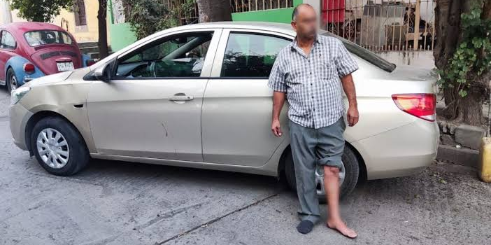 Asaltan a conductor de taxi de aplicación en la colonia Independencia en Monterrey