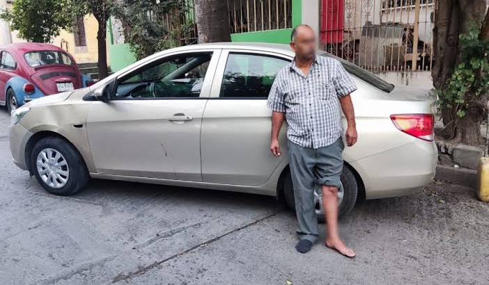 Asaltan a conductor de taxi de aplicación en la colonia Independencia en Monterrey