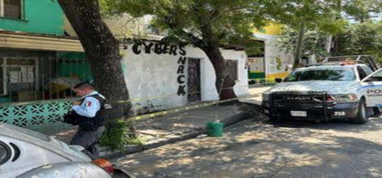 Hieren a dos hombres con arma blanca en una casa en Monterrey