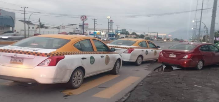 Capturan a 6 taxistas por golpear a automovilista en Monterrey