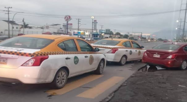 Capturan a 6 taxistas por golpear a automovilista en Monterrey