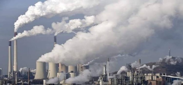 Gobierno de NL exhibe a 20 empresas contaminantes