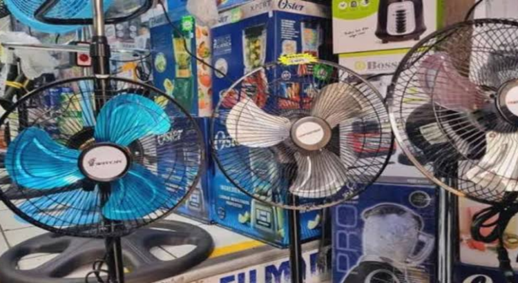 Ventiladores se venden más por ola de calor en Monterrey
