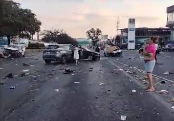 Choque en avenida Garza Sada en Monterrey, deja varios heridos y muertos