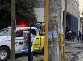 Muere migrante al caerle laminas de mármol encima en Monterrey
