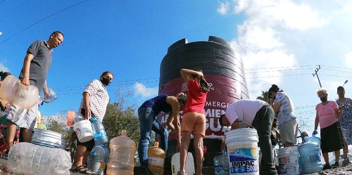 Regresa uso de tinacos comunitarios ante cortes de agua en Nuevo León