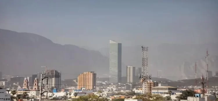 Prevalece mala calidad del aire en Nuevo León