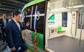 Samuel García supervisa fabricación de vagones en China para las nuevas líneas del Metro
