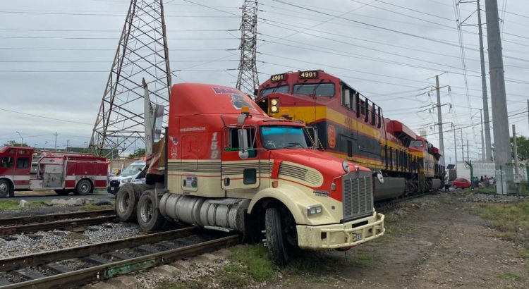 Dos choques con trenes en menos de 2 horas en Monterrey