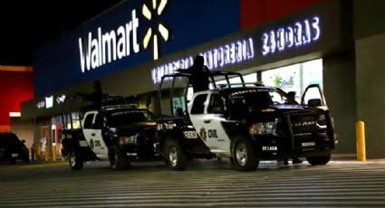 Hombre intenta robar en Walmart de Monterrey