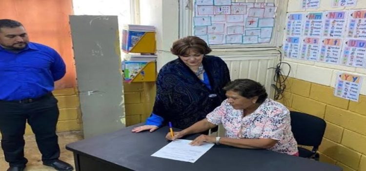 Inician la entrega de mobiliario a escuelas de Nuevo León