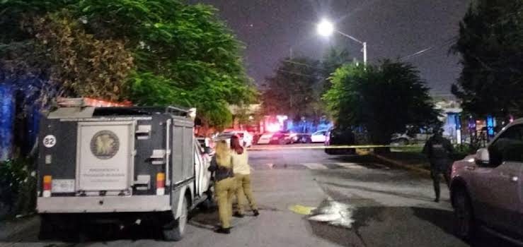 Asesinan a balazos a un hombre en una casa en Monterrey