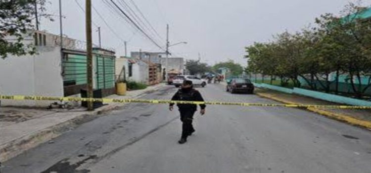 Abandonan bolsa con restos humanos cerca de una escuela en Monterrey