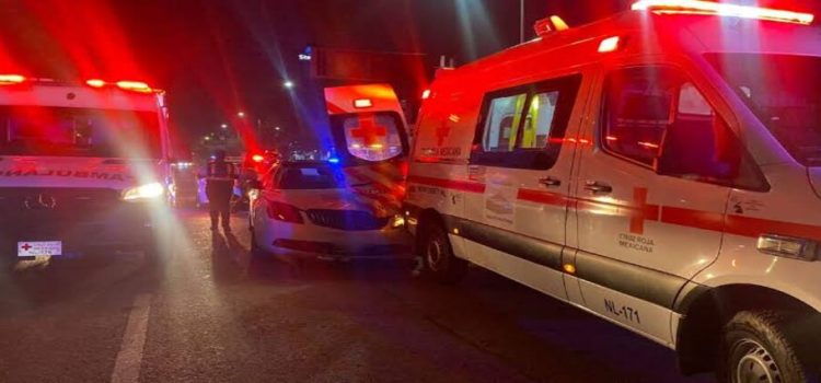 Atropellan a paramédico cuando atendía a lesionado en Monterrey