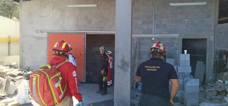 Fallecen 5 personas al desplomarse elevador en Monterrey