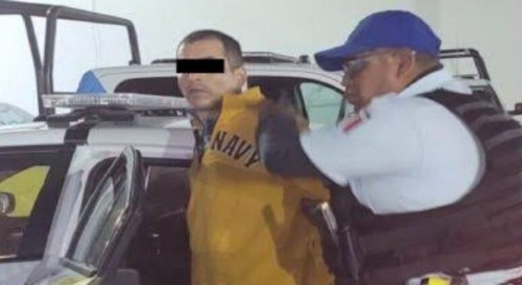Detienen a hombre tras asaltar un Oxxo en Monterrey