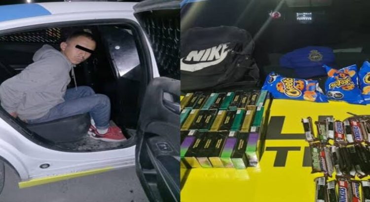 Detienen a hombre en Monterrey por robar cigarros, chocolates y frituras de tienda