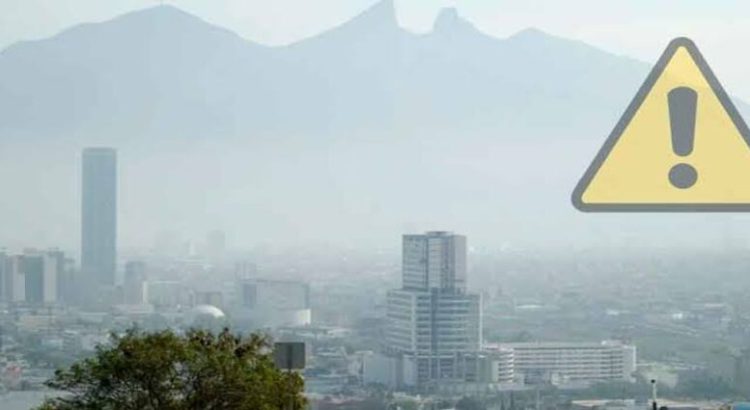 Nuevo León lanza primera alerta ambiental del año y acusa a tolvaneras