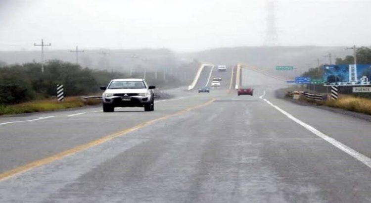 Advierten de niebla y posibilidad de congelamiento en carreteras de Nuevo León