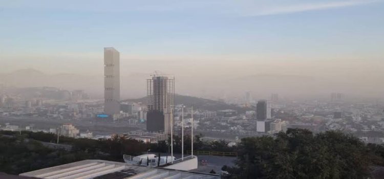 Mantiene Monterrey calidad del aire mayormente mala