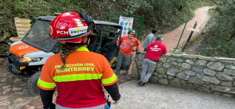 Rescatan a hombre lesionado en Parque La Estanzuela en Monterrey