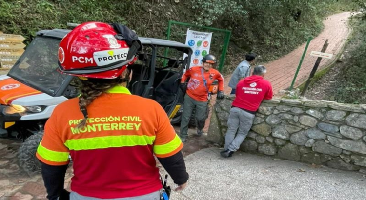 Rescatan a hombre lesionado en Parque La Estanzuela en Monterrey