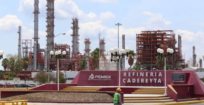López Obrador rechaza que contaminación en Monterrey sea por refinería de Cadereyta