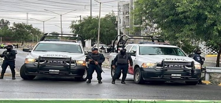 Localizan drogas y armas en departamentos cateados en Monterrey