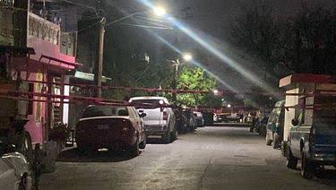 Muere adulto mayor de un balazo en la cochera de su casa al sur de Monterrey