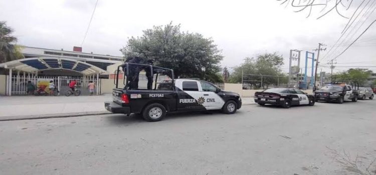 Estudiante es sorprendido con pistola de postas dentro de secundaria en Monterrey