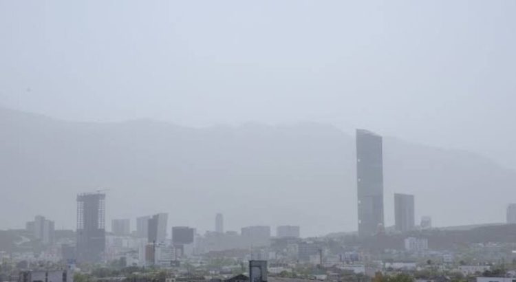 Prevalece mala calidad del aire en la zona metropolitana de Monterrey