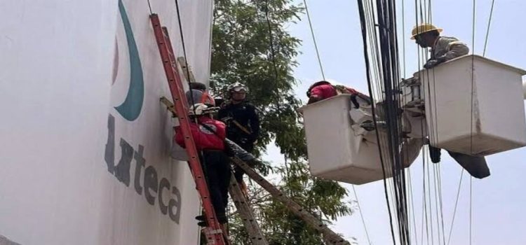Hombre sufre descarga eléctrica de 13 mil voltios cuando pintaba un negocio en Monterrey