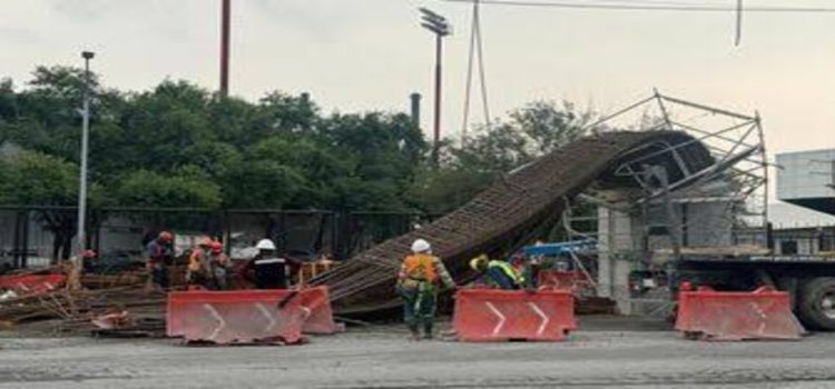 Colapsa columna de varillas en obras de la Línea 6 del Metro en Monterrey
