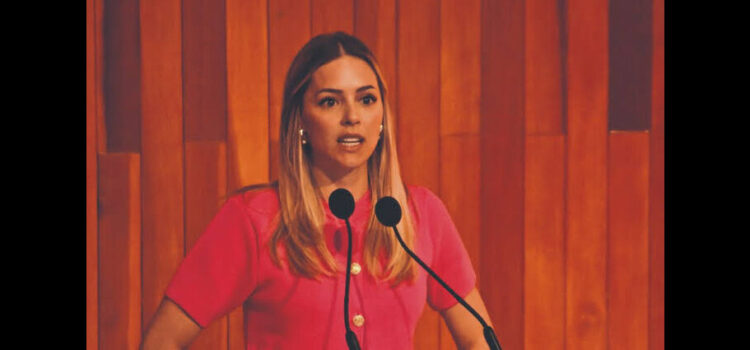 Mariana Rodríguez se prepara para debate entre candidatos a la alcaldía de Monterrey