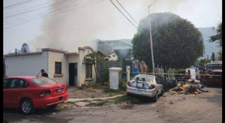 Localizan cuerpo en casa incendiada en colonia Urbivilla Bonita en Monterrey
