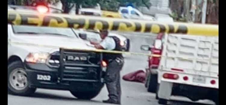 Encuentran cuerpo encobijado y maniatado en Monterrey