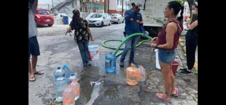 Cumplen 3 días sin agua vecinos de Los Remates en Monterrey