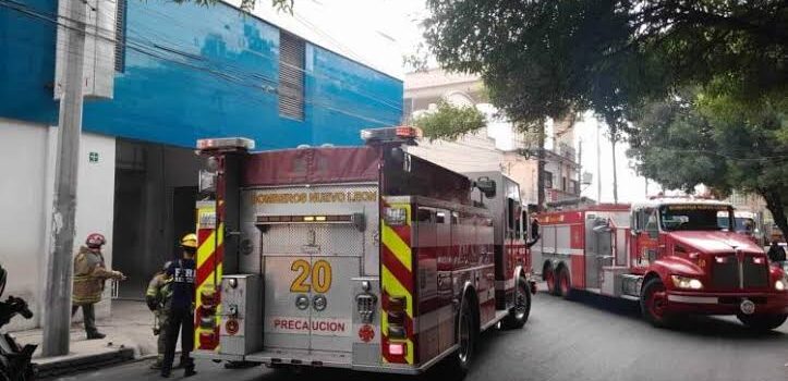 Evacuan hotel en el centro de Monterrey por incendio