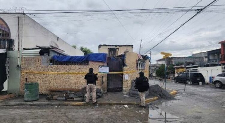 Agentes catean dos viviendas en Monterrey por narcomenudeo