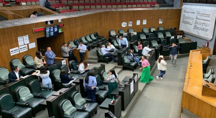 Diputados de Nuevo León admiten pérdida de tiempo por desencuentros entre bancadas en Congreso