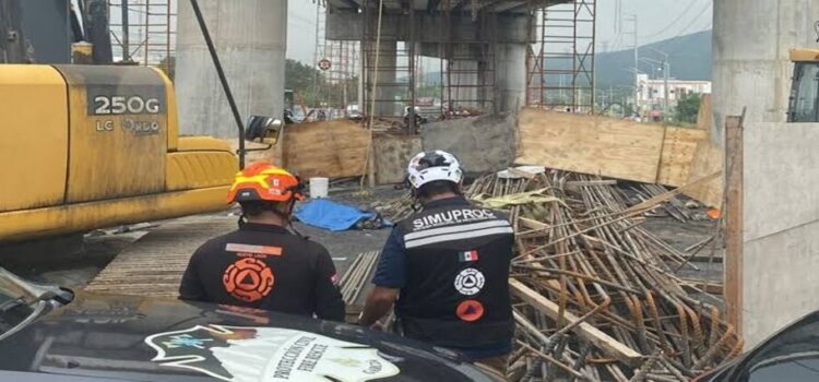 Accidente en construcción de puente deja un muerto y tres heridos, en Nuevo León