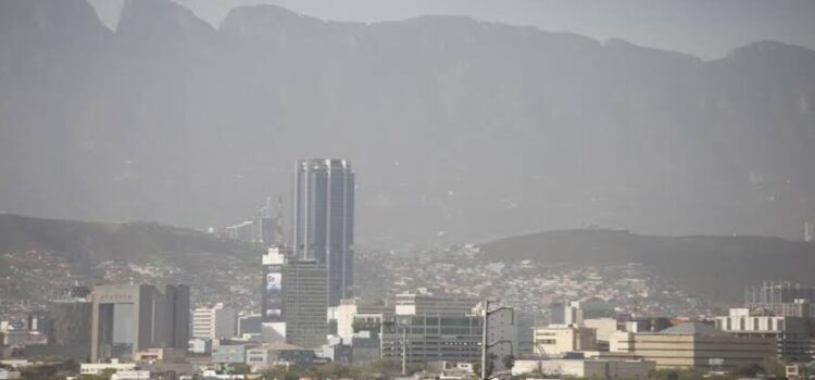 Monterrey persiste en la mala calidad del aire