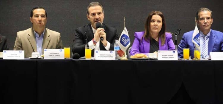 Adrián de la Garza presenta plan para transformar a Monterrey