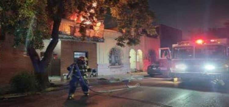 Incendio en casa del centro de Monterrey deja un lesionado