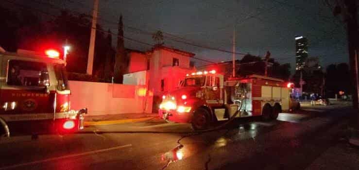 Se incendia casa abandonada en Monterrey; habría sido propiedad de famosa actriz cubana